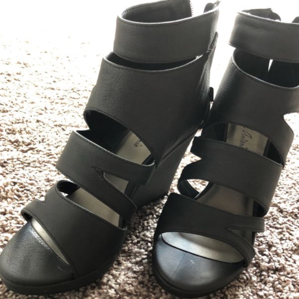 Michael Antonio Allura Platform Wedges